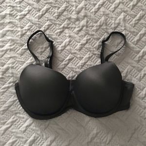 VS Pink wear everywhere lightly lined T-shirt bra